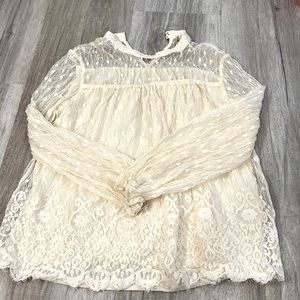 Like new Alter’d State cream blouse size small